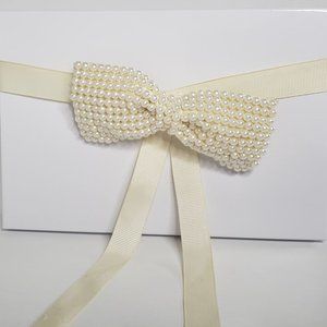 Pearl Bow Necklace